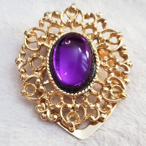 Vintage Costume Jewelry Gold-tone Dress Clip Brooch Purple Glass Stone - Picture 1 of 3
